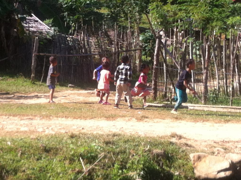 laos vang vieng southeast asia village children