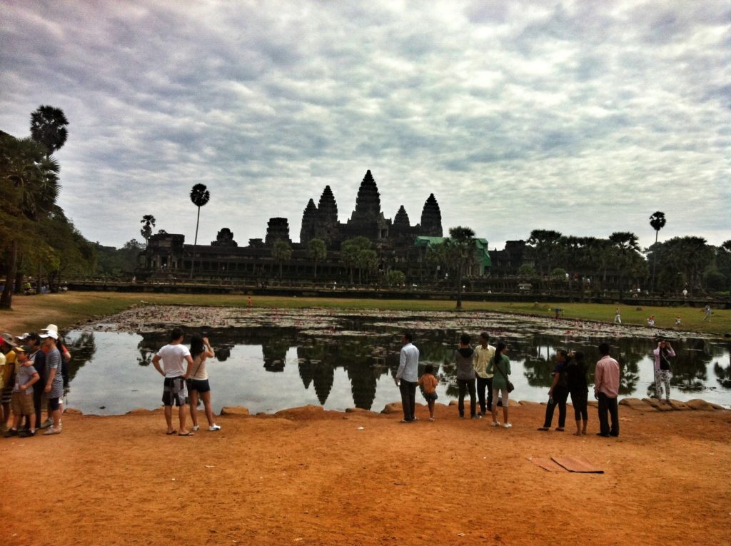 cambodia southeast asia far east travel siem reap angkor war