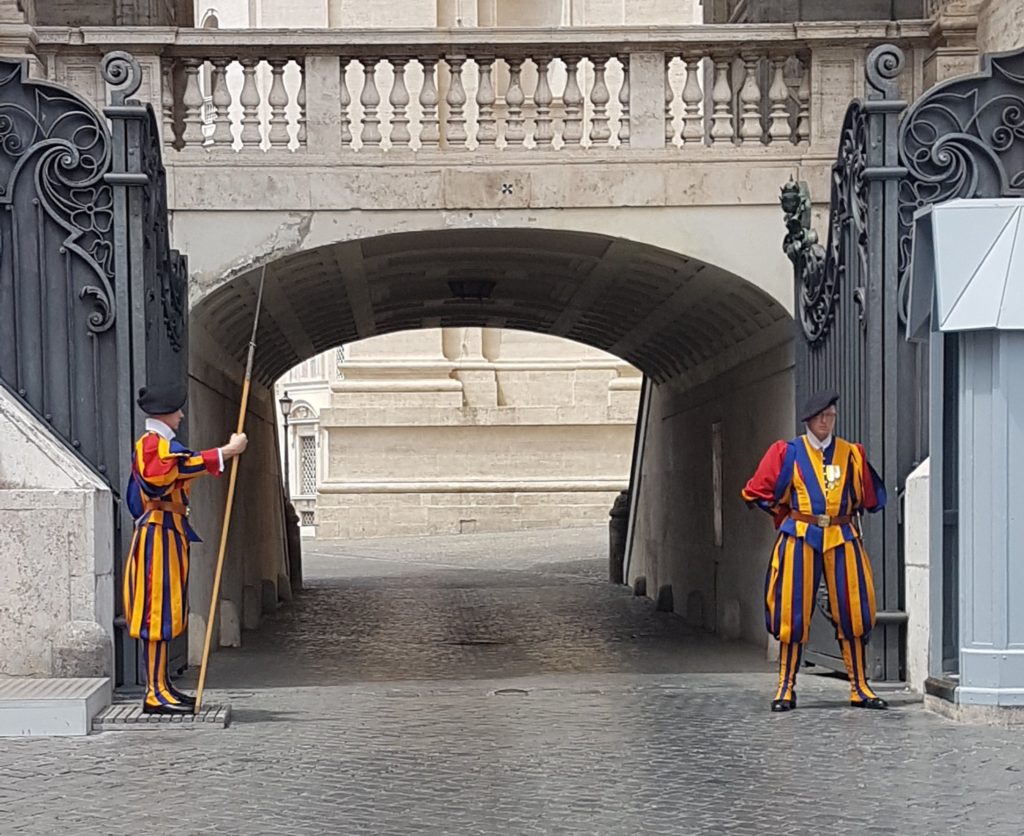 vatican city swiss guard travel