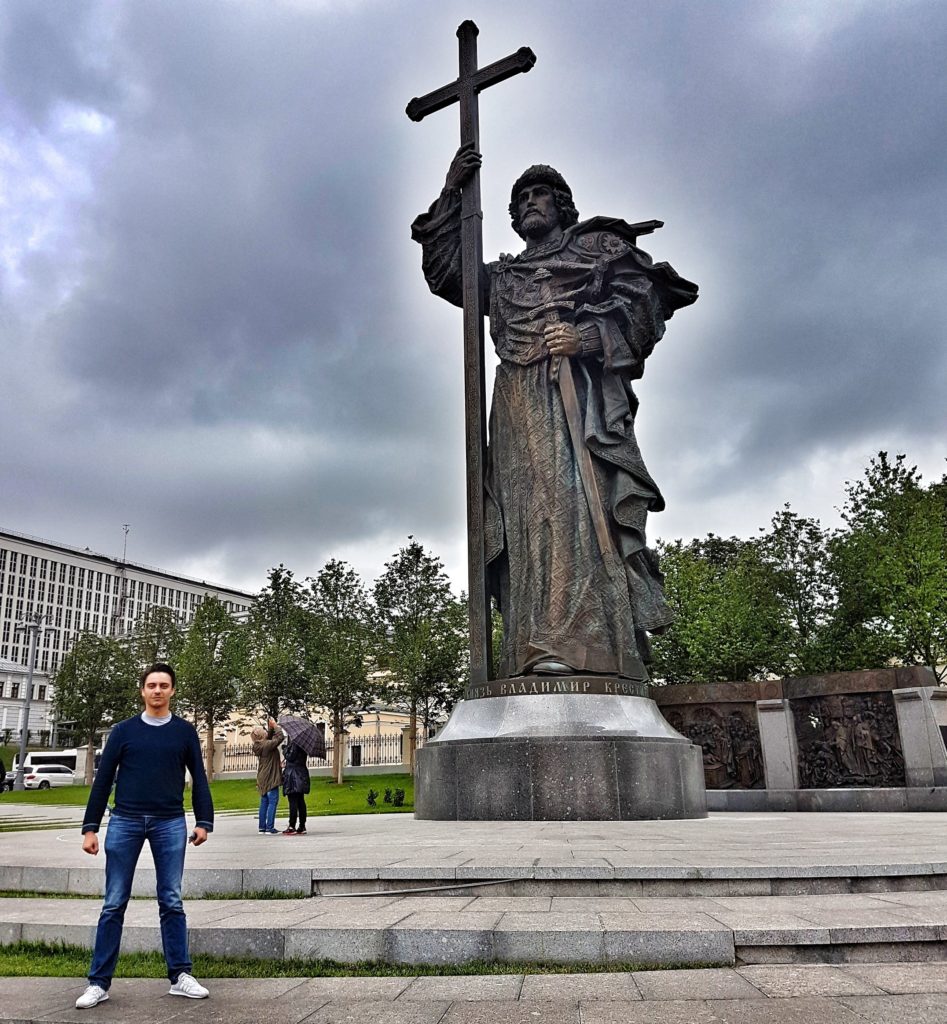moscow prince vladimir statue