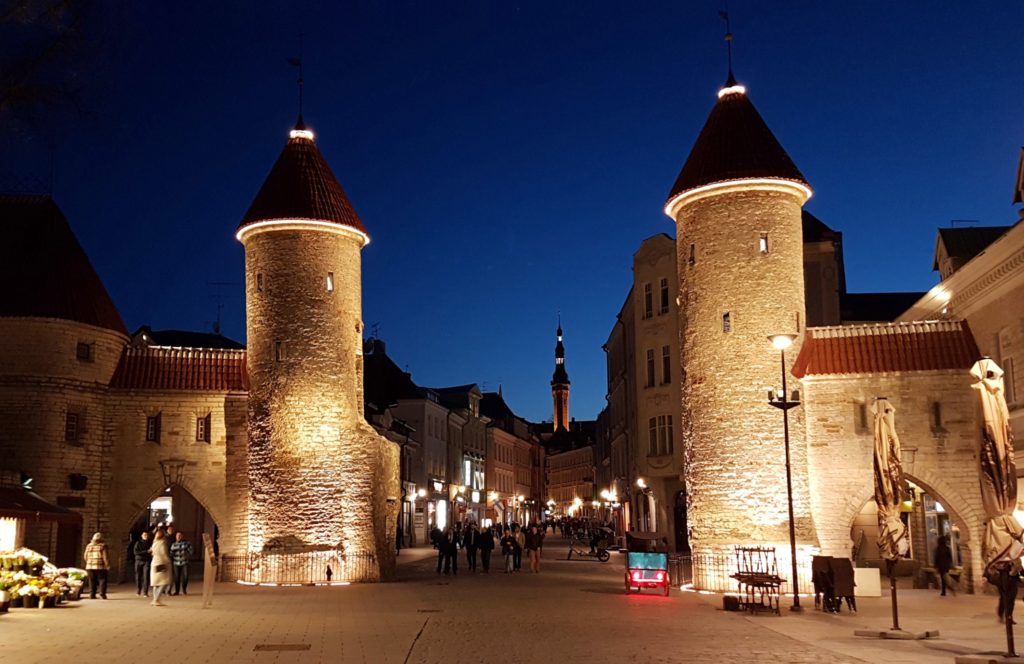 estonia tallinn viru gate old town