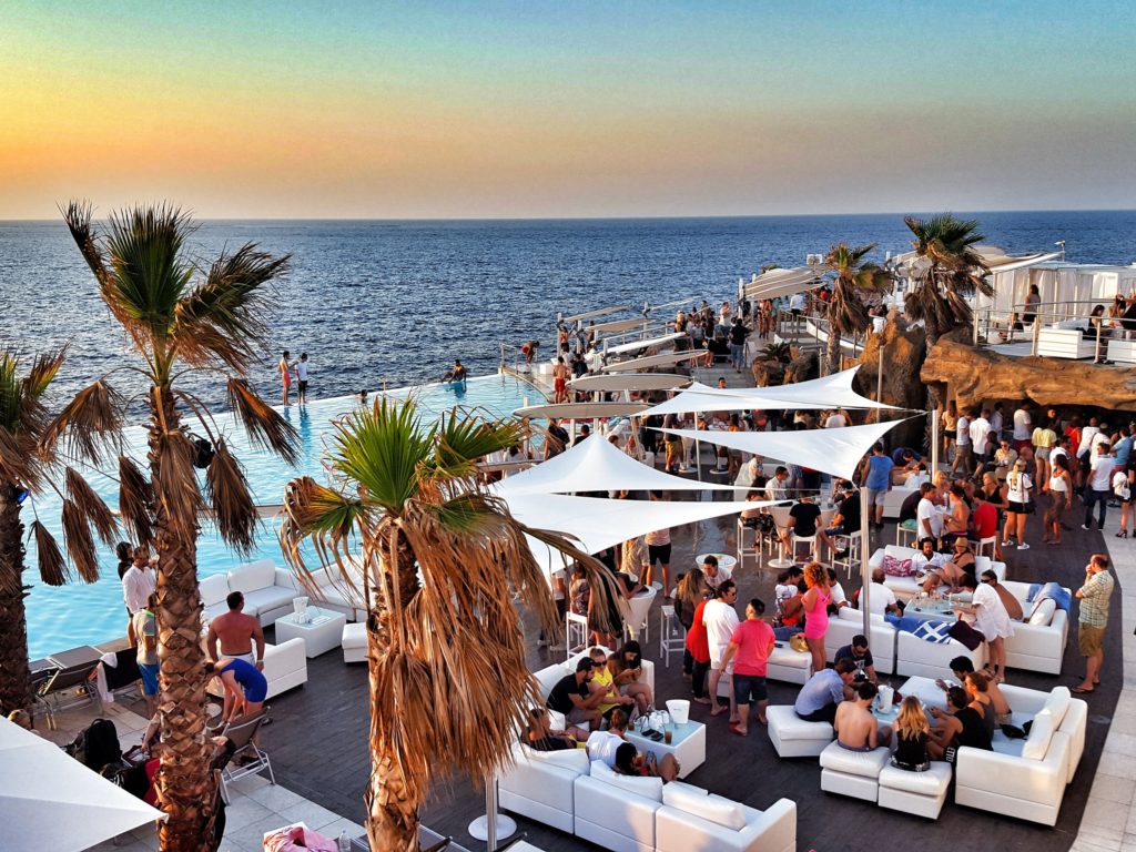 malta travel clubbing cafe del mar qawra