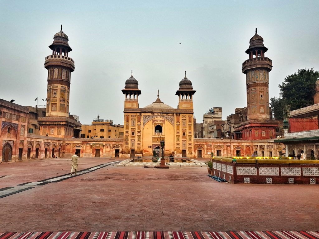 pakistan lahore wazir khan mosque