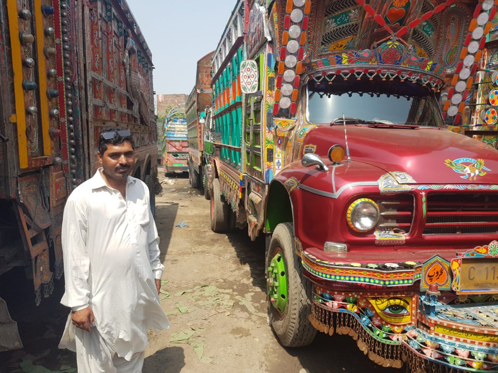 pakistan lahore truck painting
