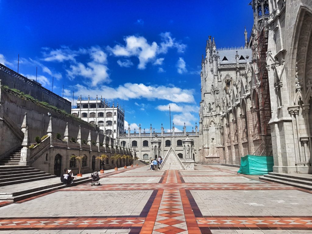 Basilica del Voto Nacional quito