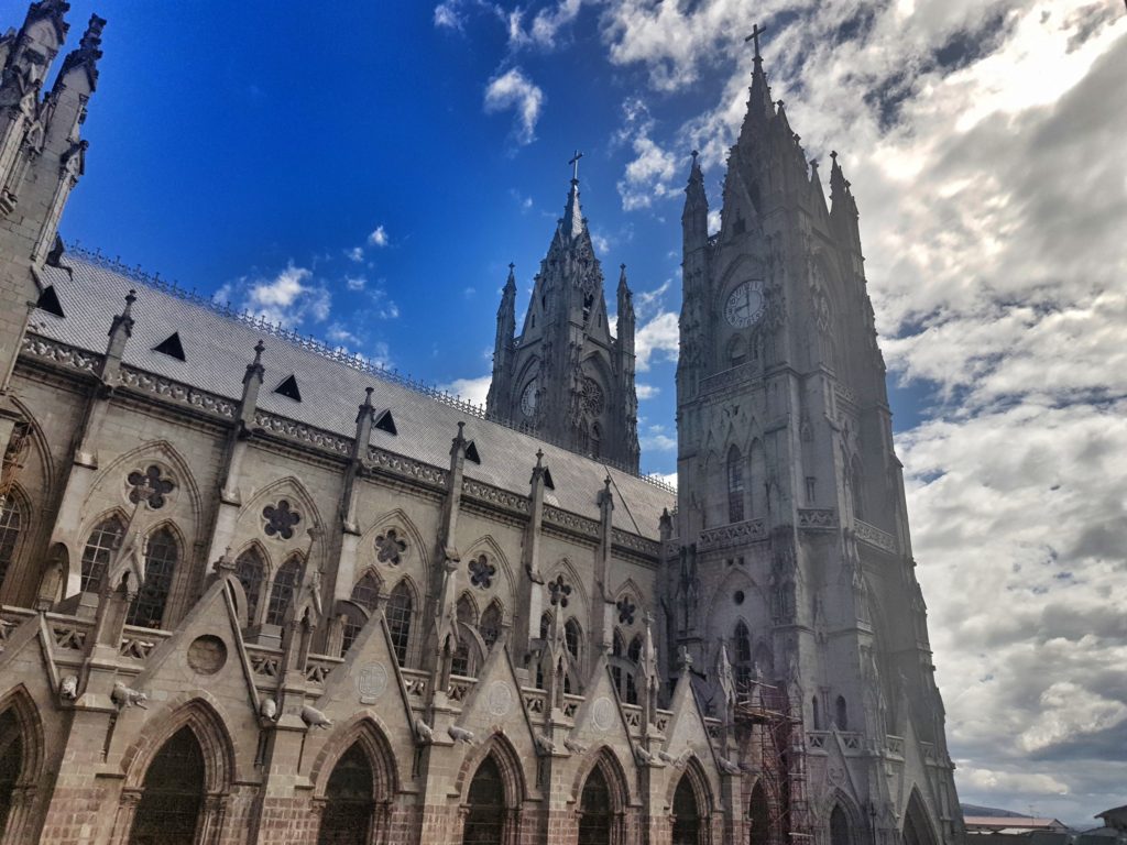 Basilica del Voto Nacional quito