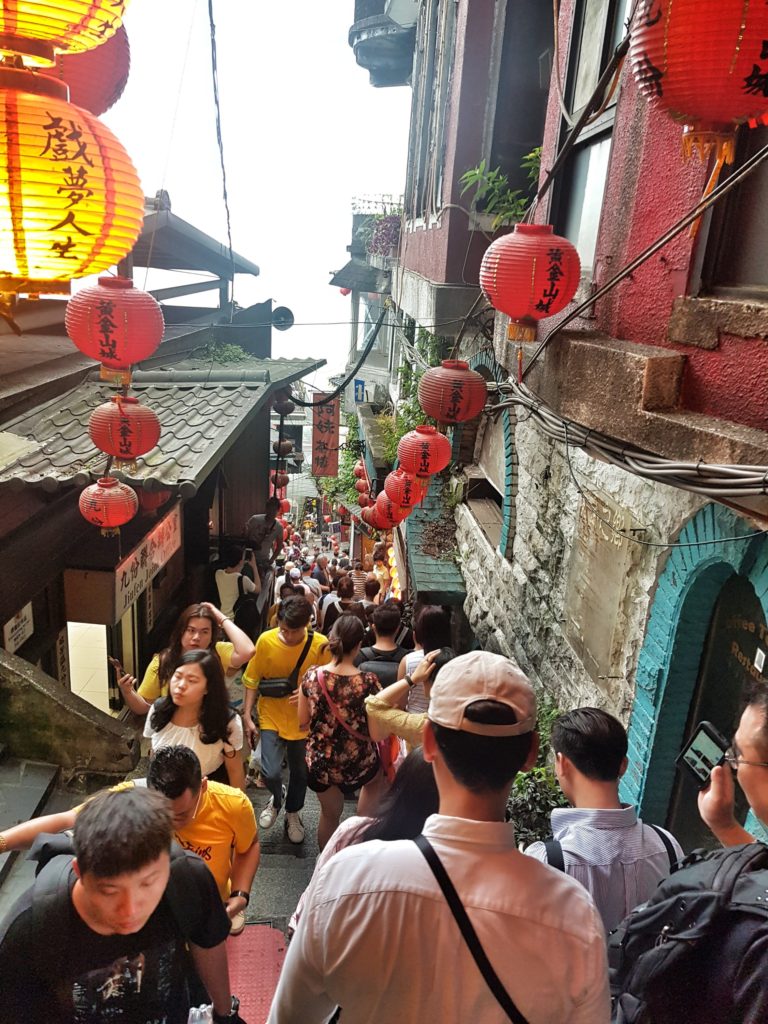 jiufen taiwan alley