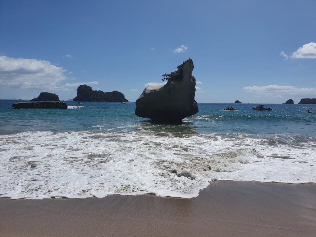 cathedral cove beach