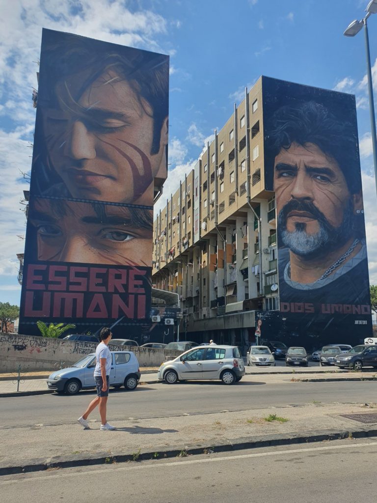 napoli street art maradona