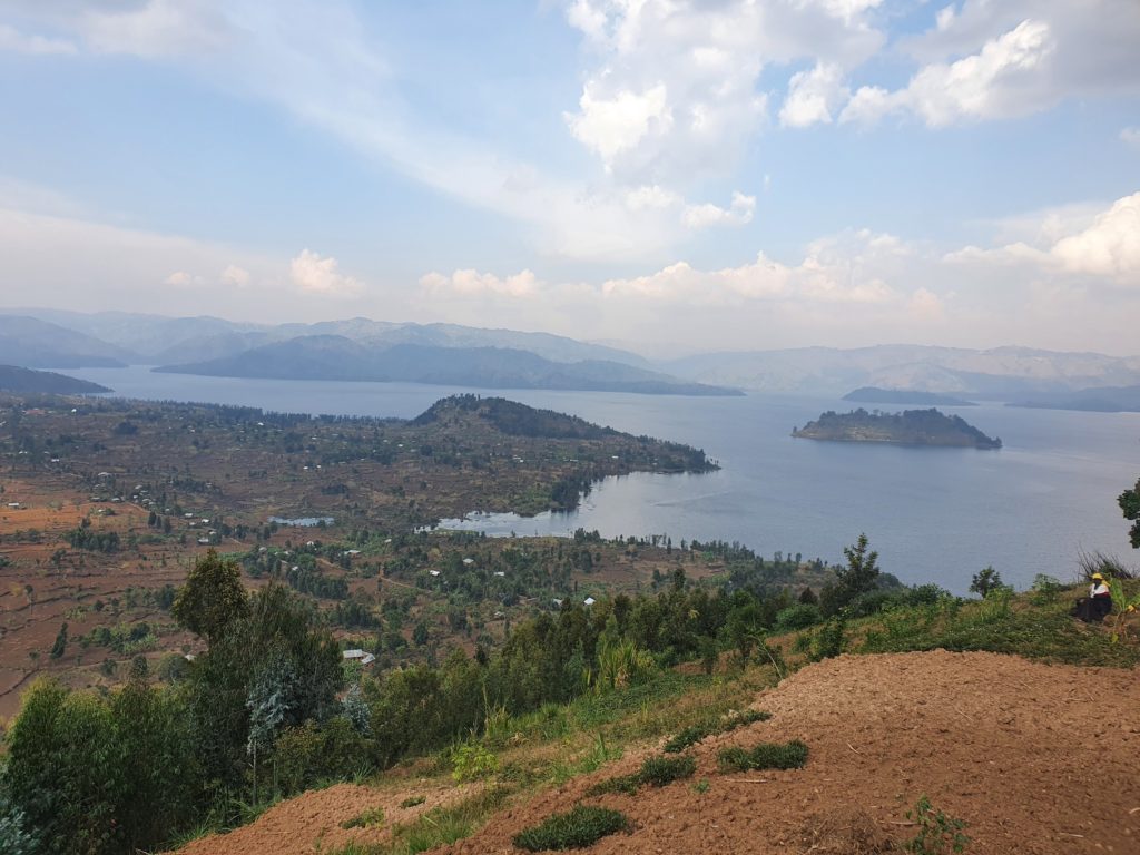rwanda twin lakes