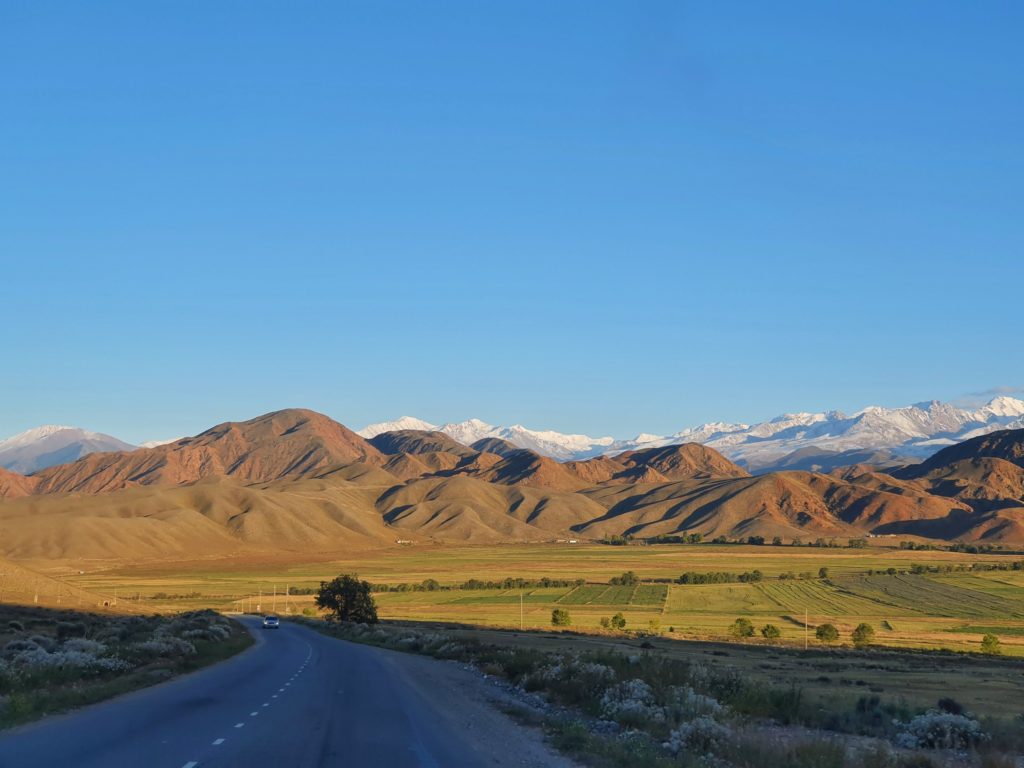 kyrgyzstan roadtrip mountains