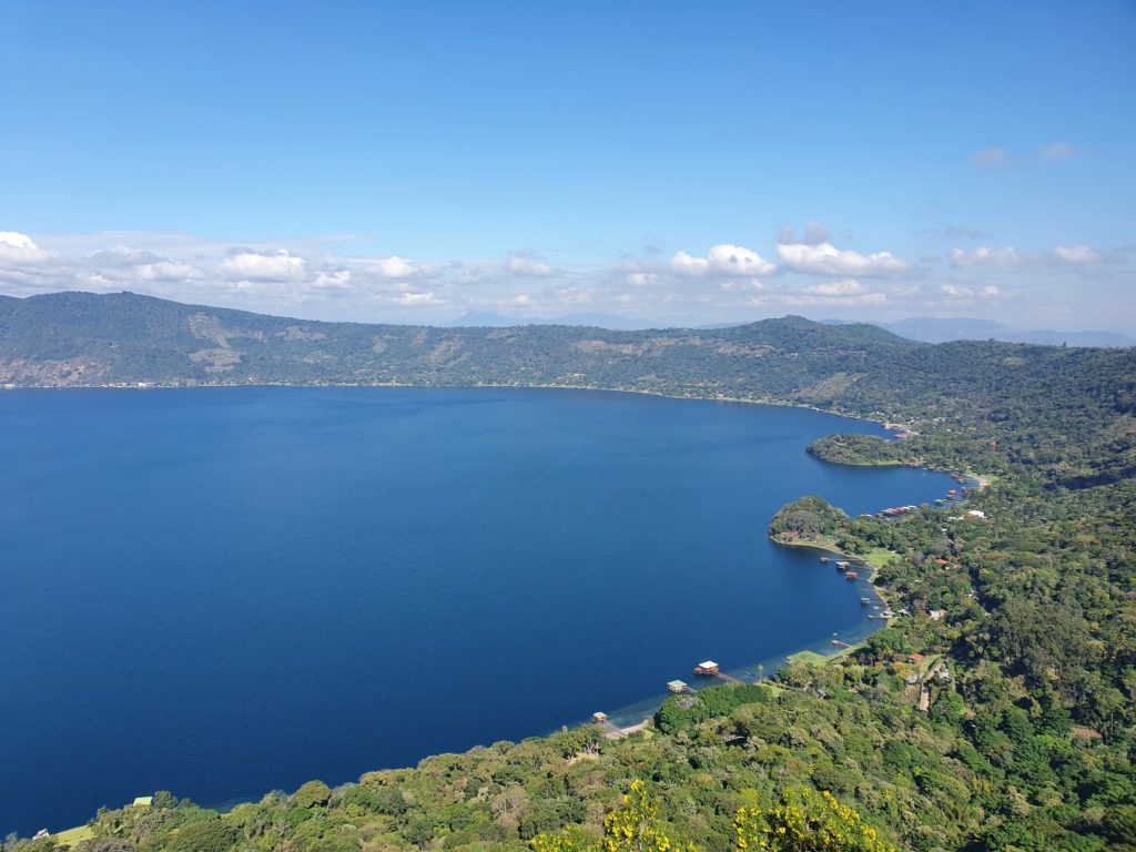 lake Coatepeque el salvador