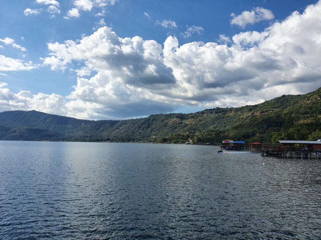 el salvador lago de Coatepeque 