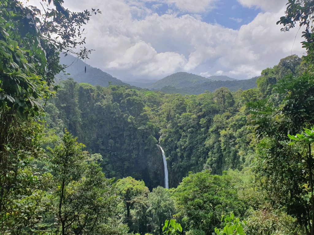 la fortuna waterfall costa rica