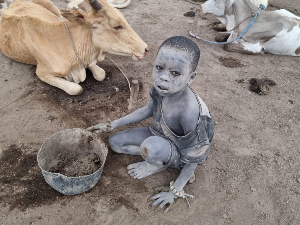 mundari kid south sudan