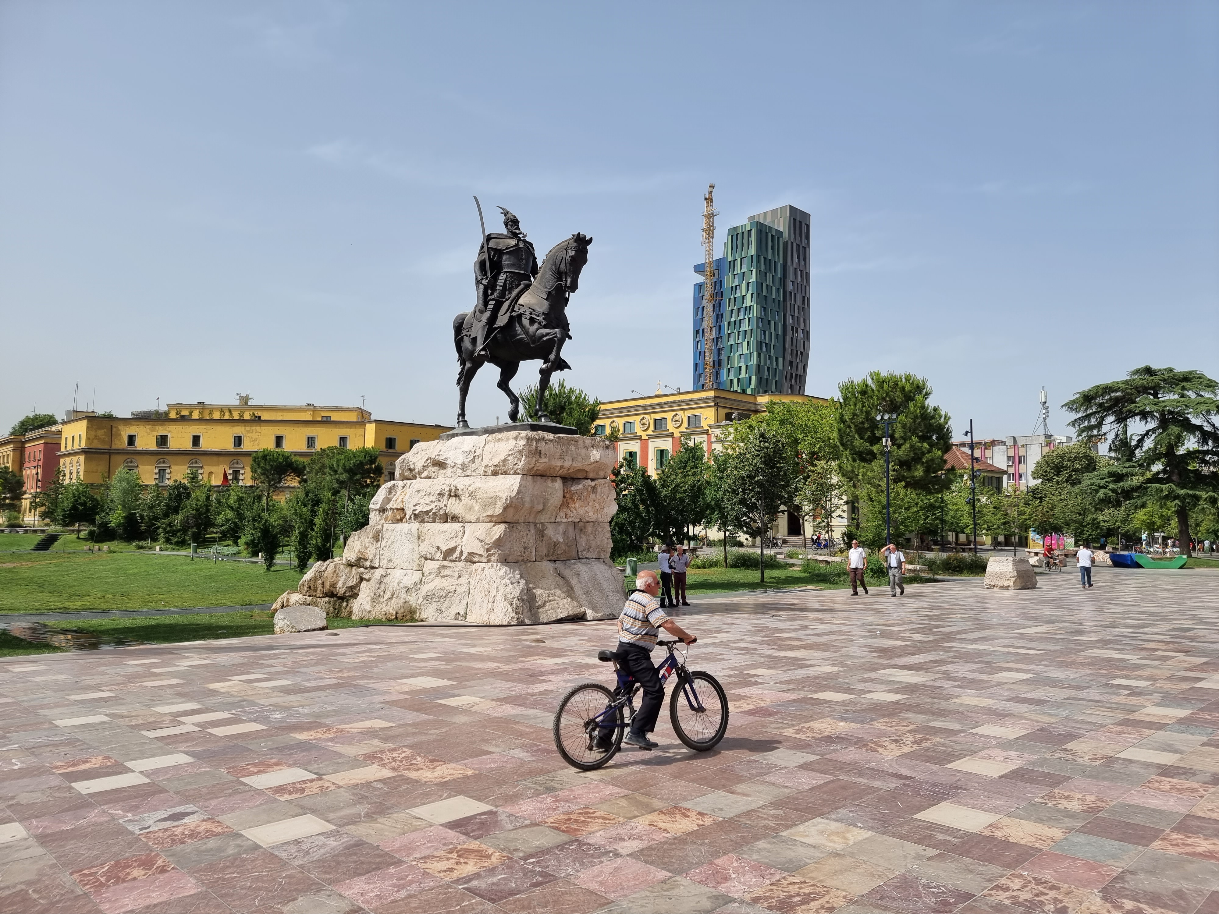 tirana skanderbeg square