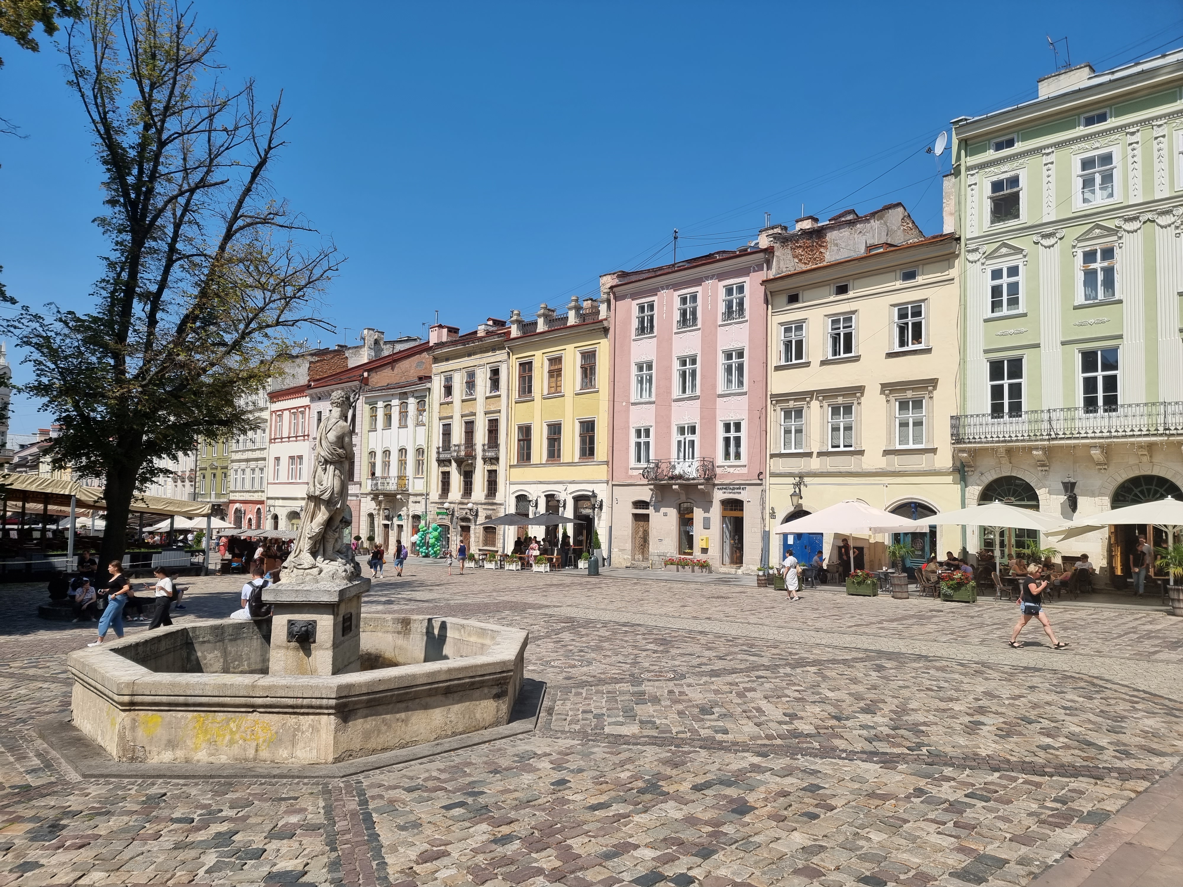 ukraine lviv rynok square