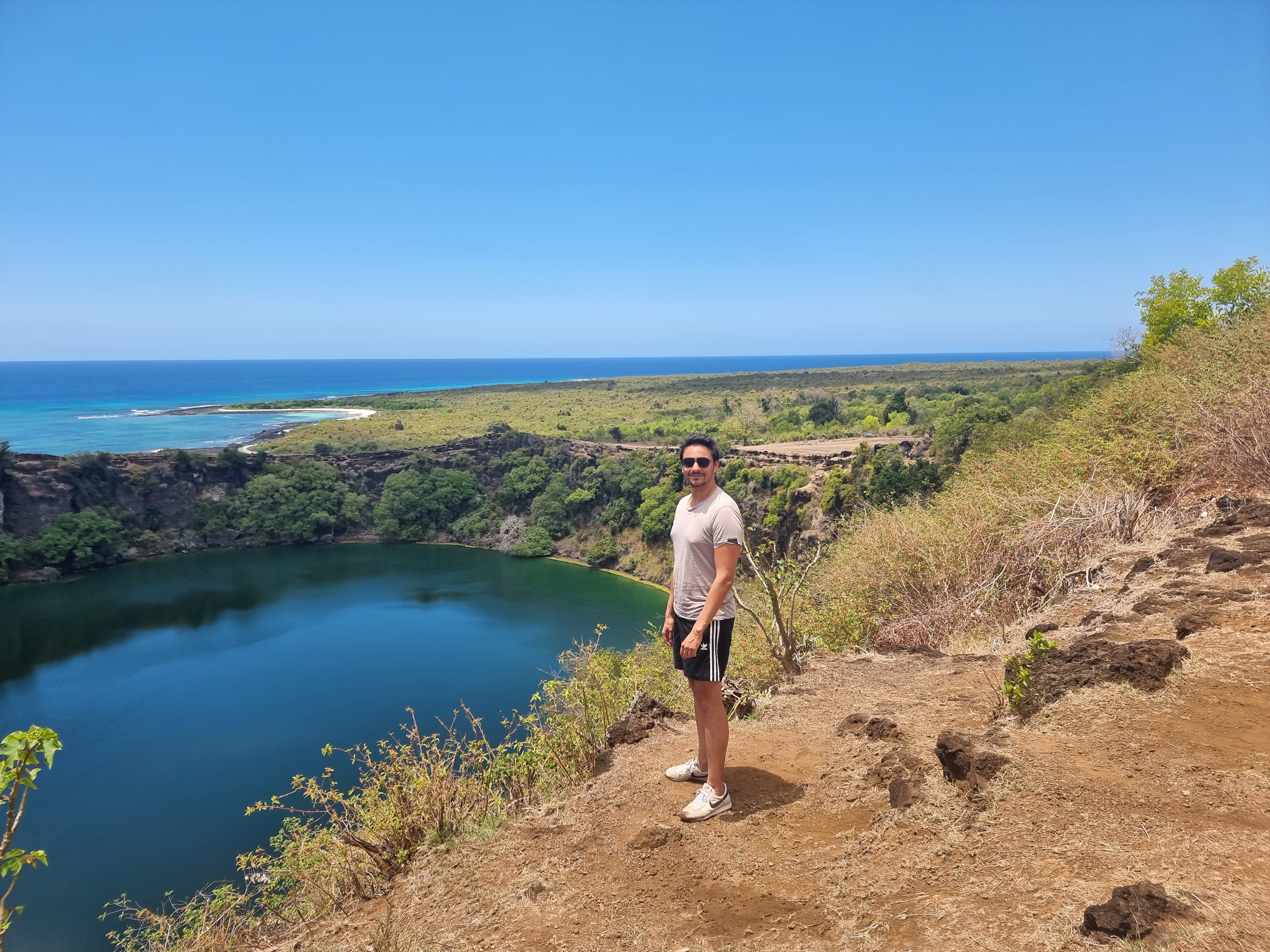 lac sale comoros