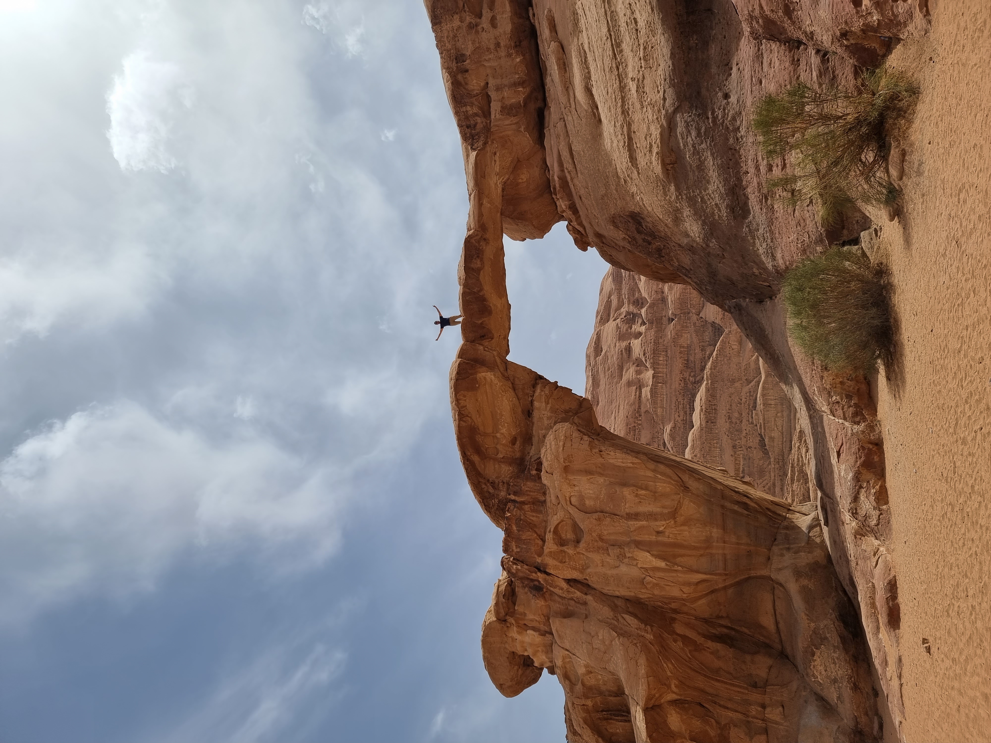 wadi rum arch jordan