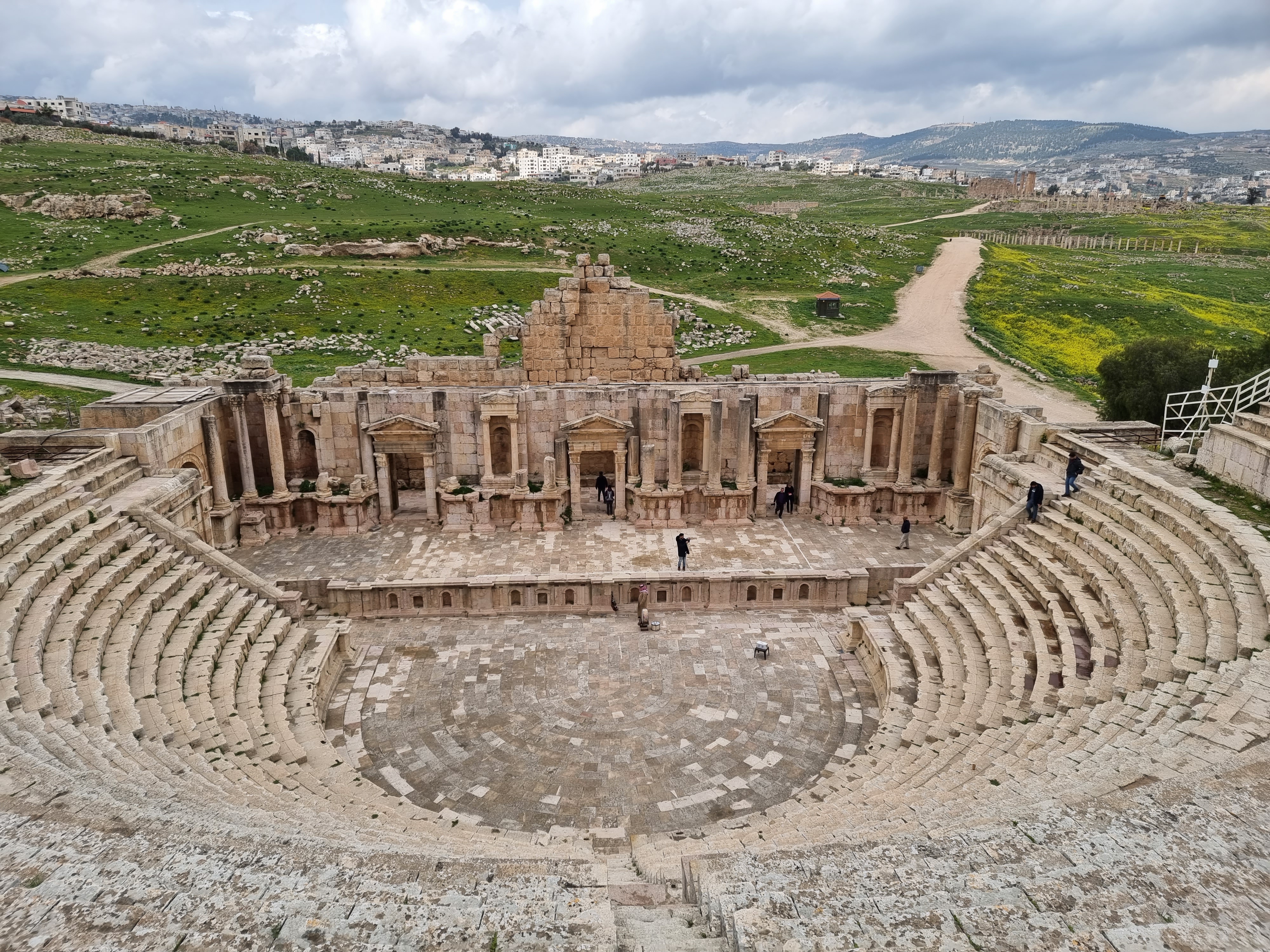 jerash ruins roman theatre