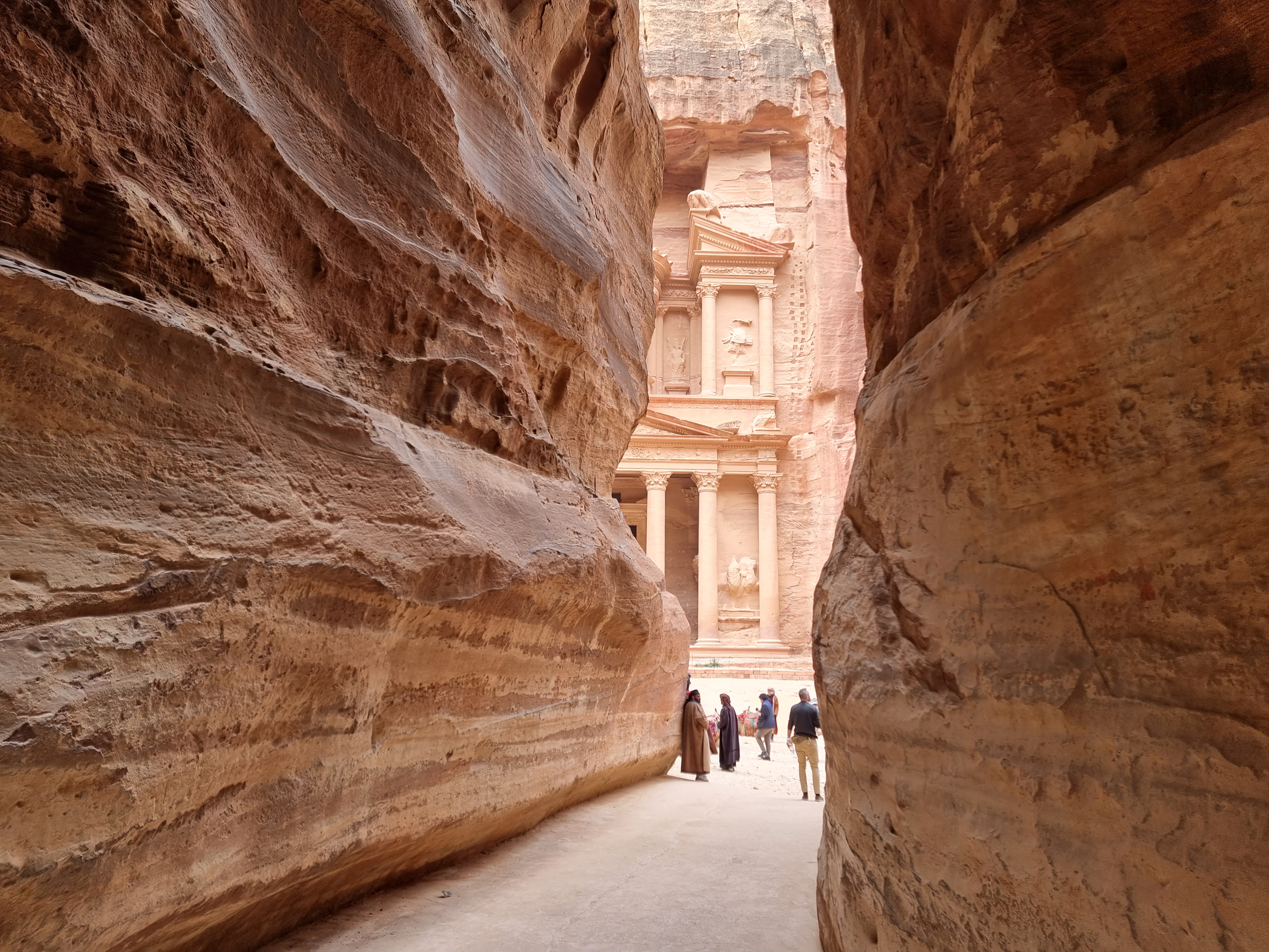 entering petra jordan