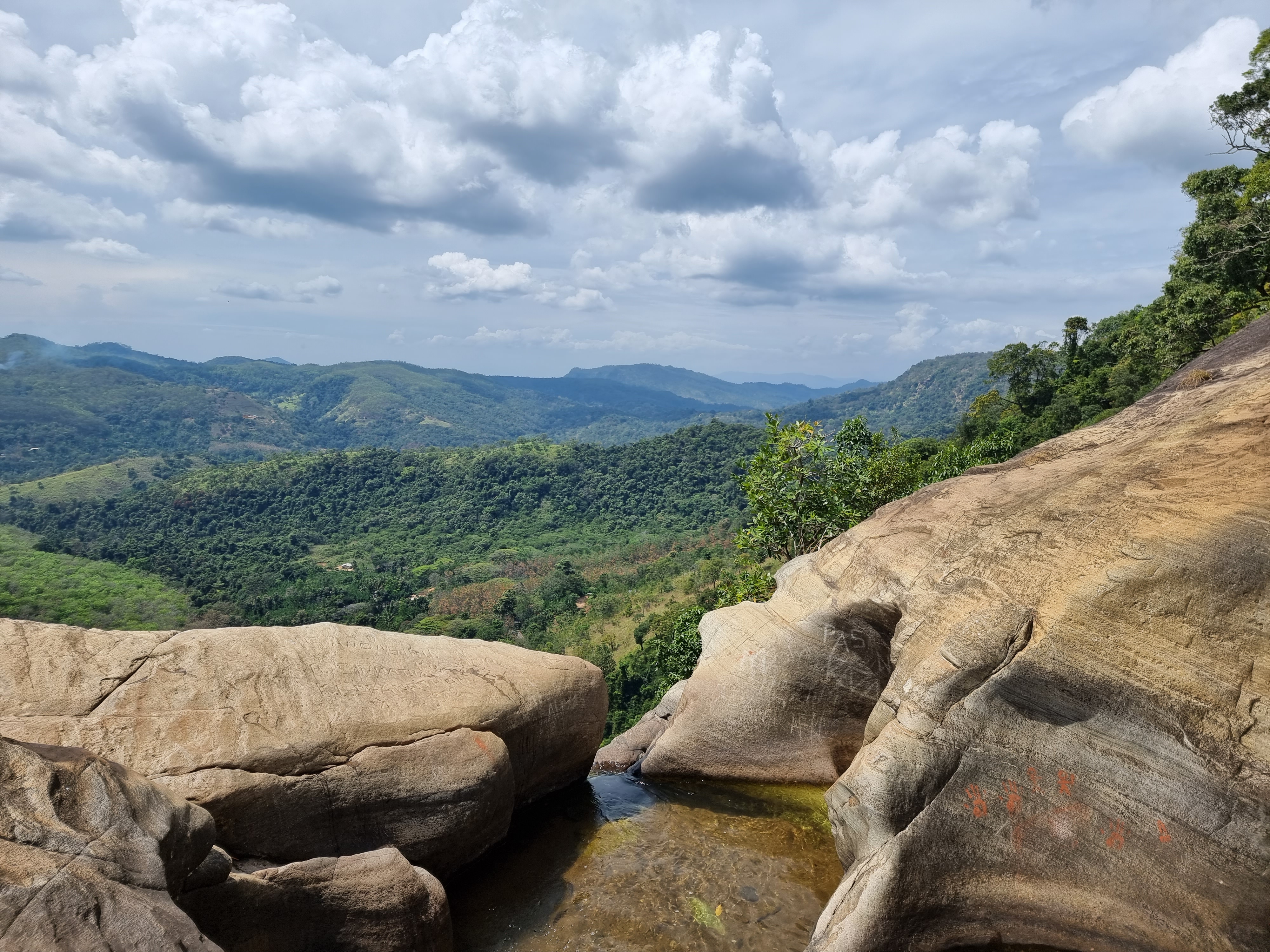 diyaluma falls sri lanka