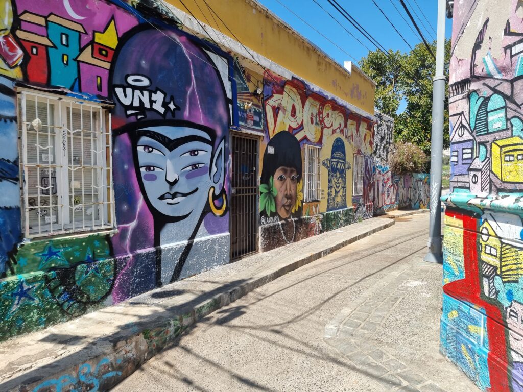 chile valparaiso street art