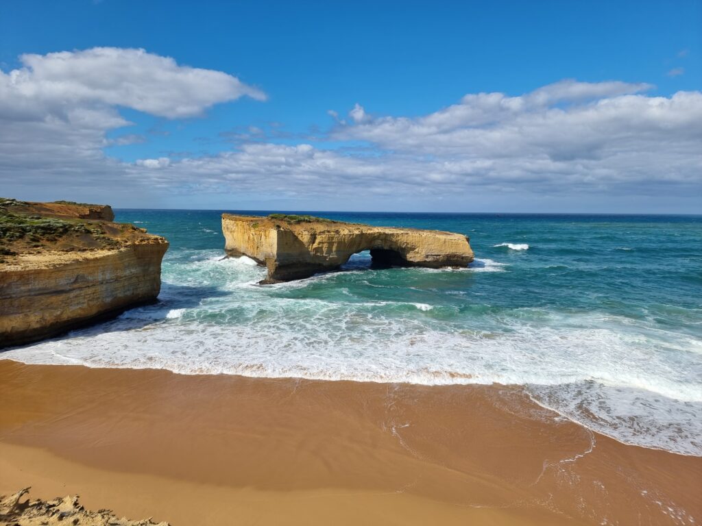 great ocean road london bridge