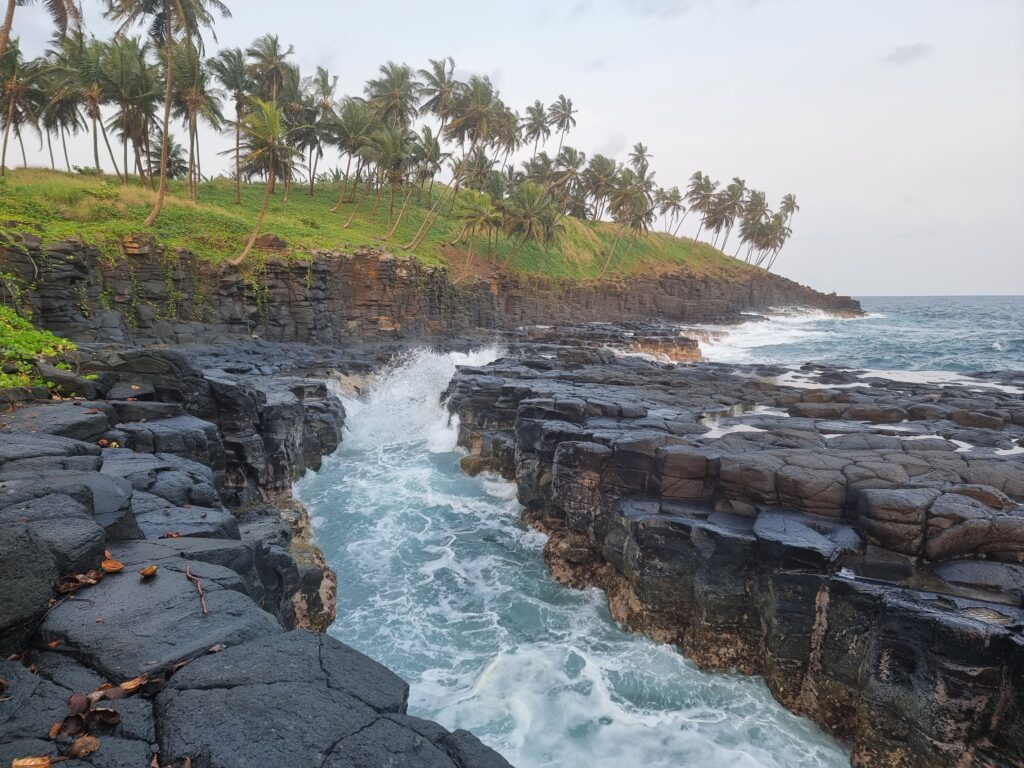 boca do inferno sao tome