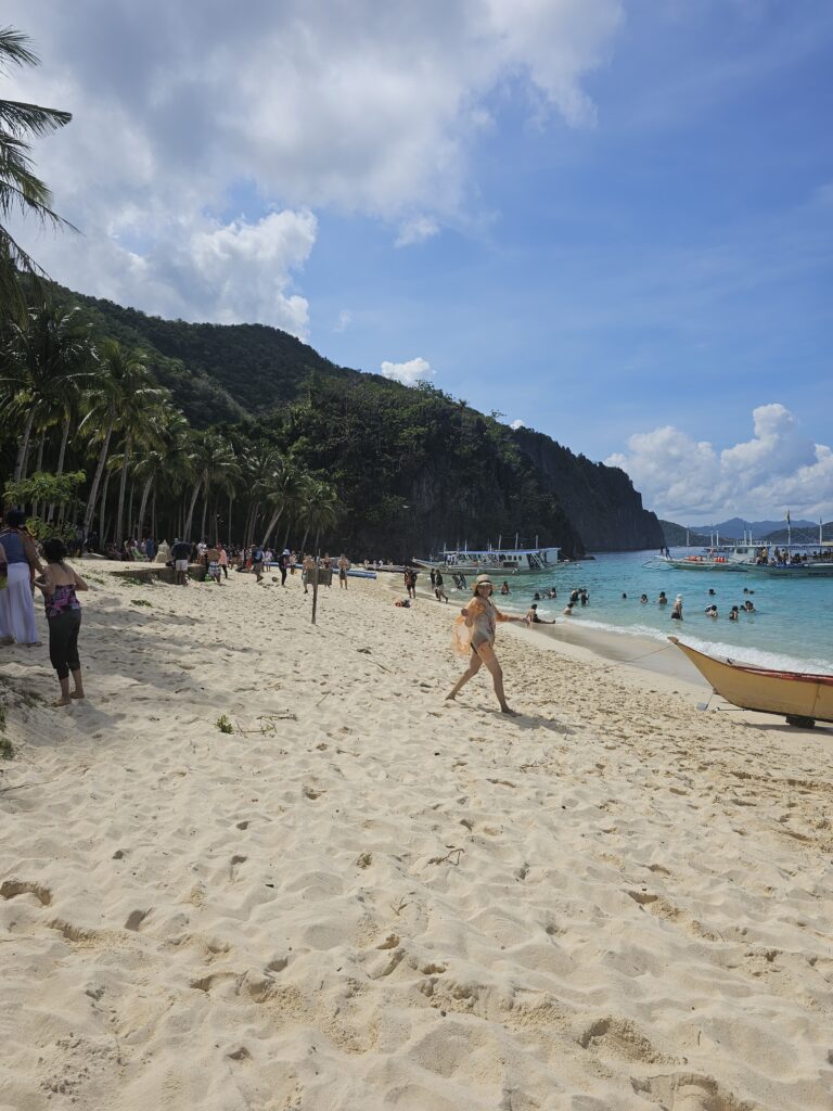 7 commando beach el nido