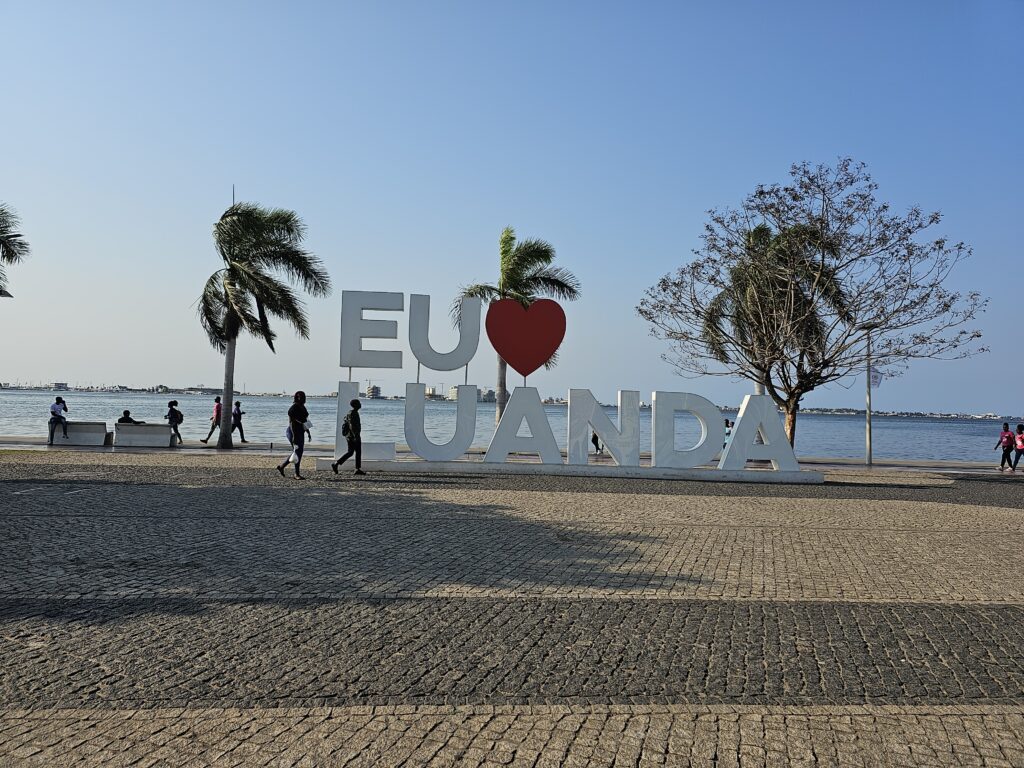 luanda love sign