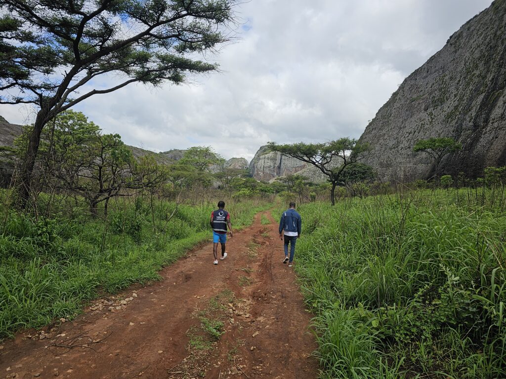 pedras negras angola