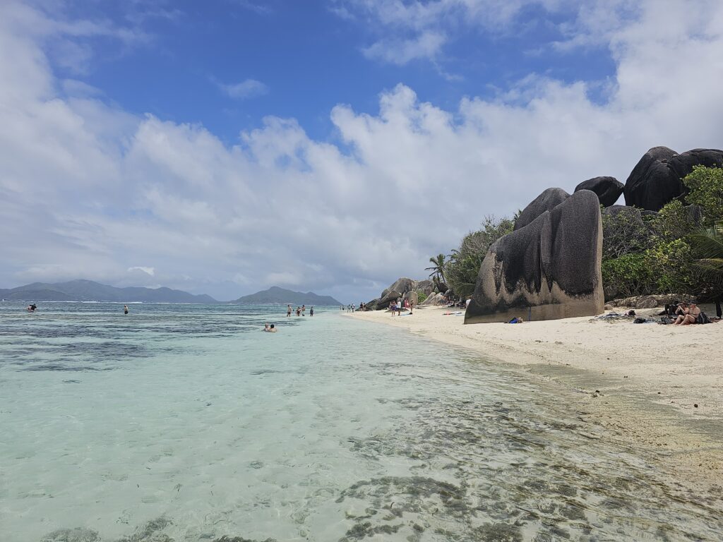 seychelles la digue anse source d'argent