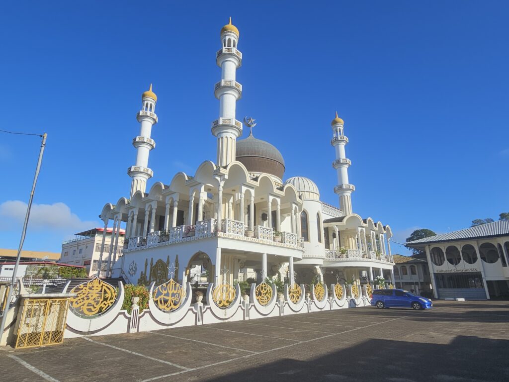 s.i.v. mosque paramaribo