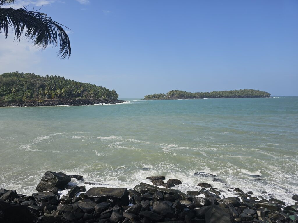 iles du salut beach