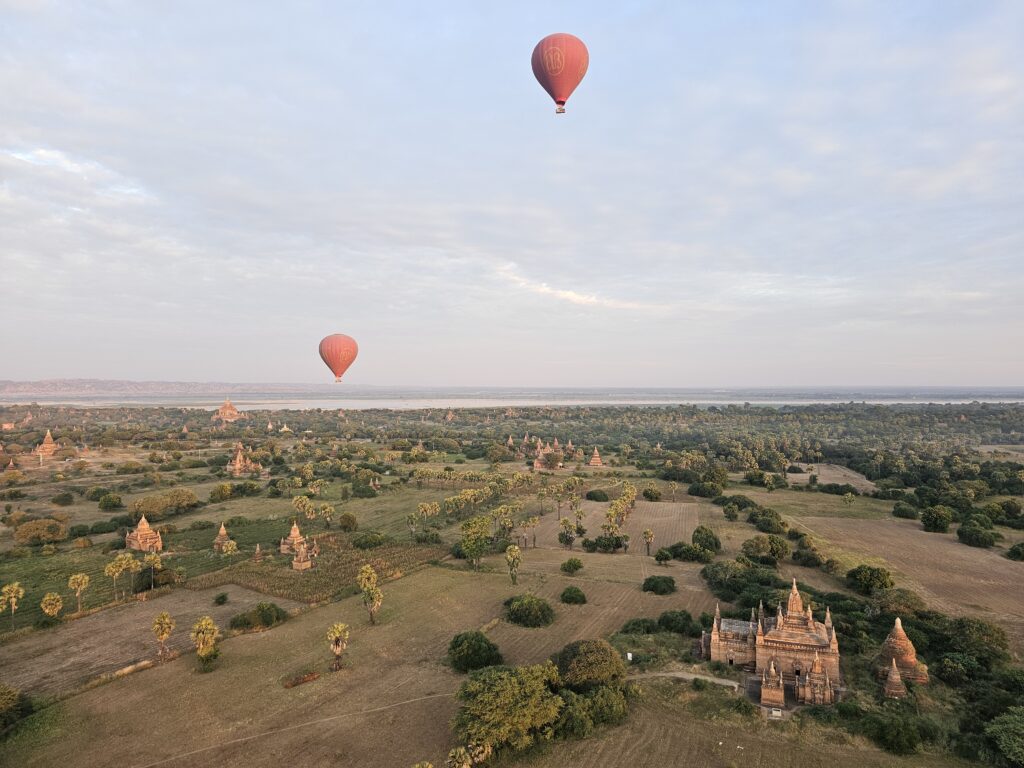 myanmar bagan hot air balloon